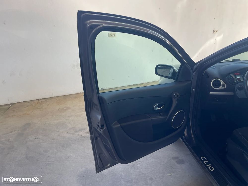 Renault Clio 1.2 16V Dynamique - 10