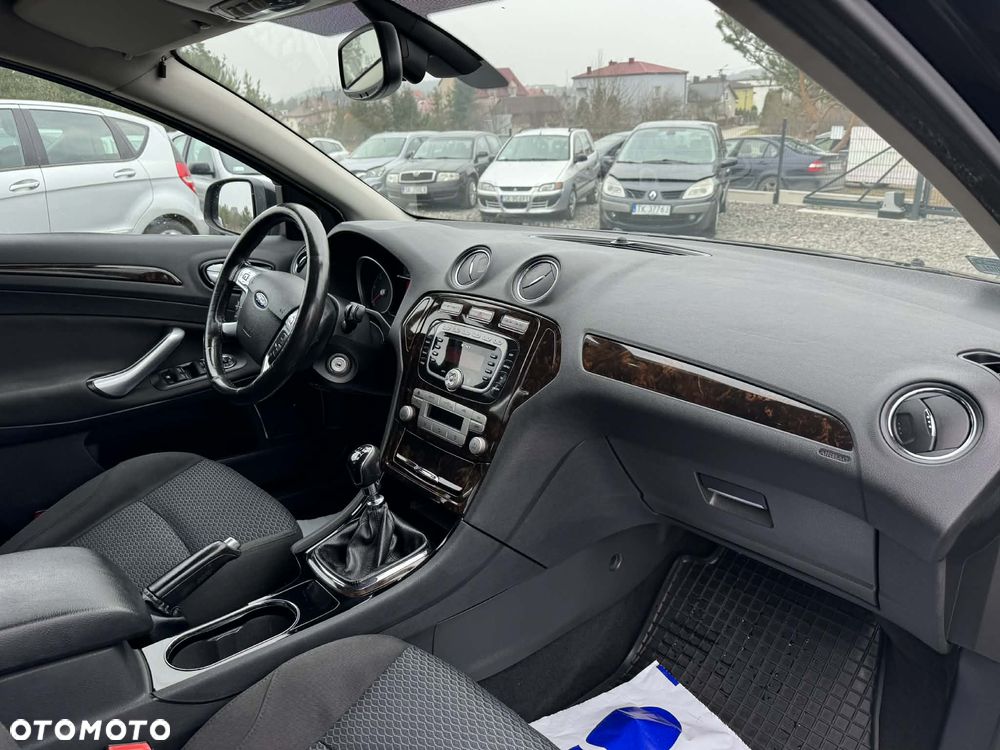 Ford Mondeo 2.0 TDCi Ghia - 11