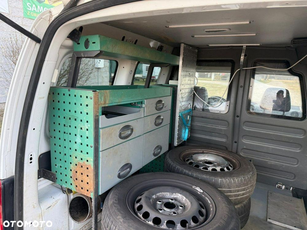 Volkswagen Caddy - 24