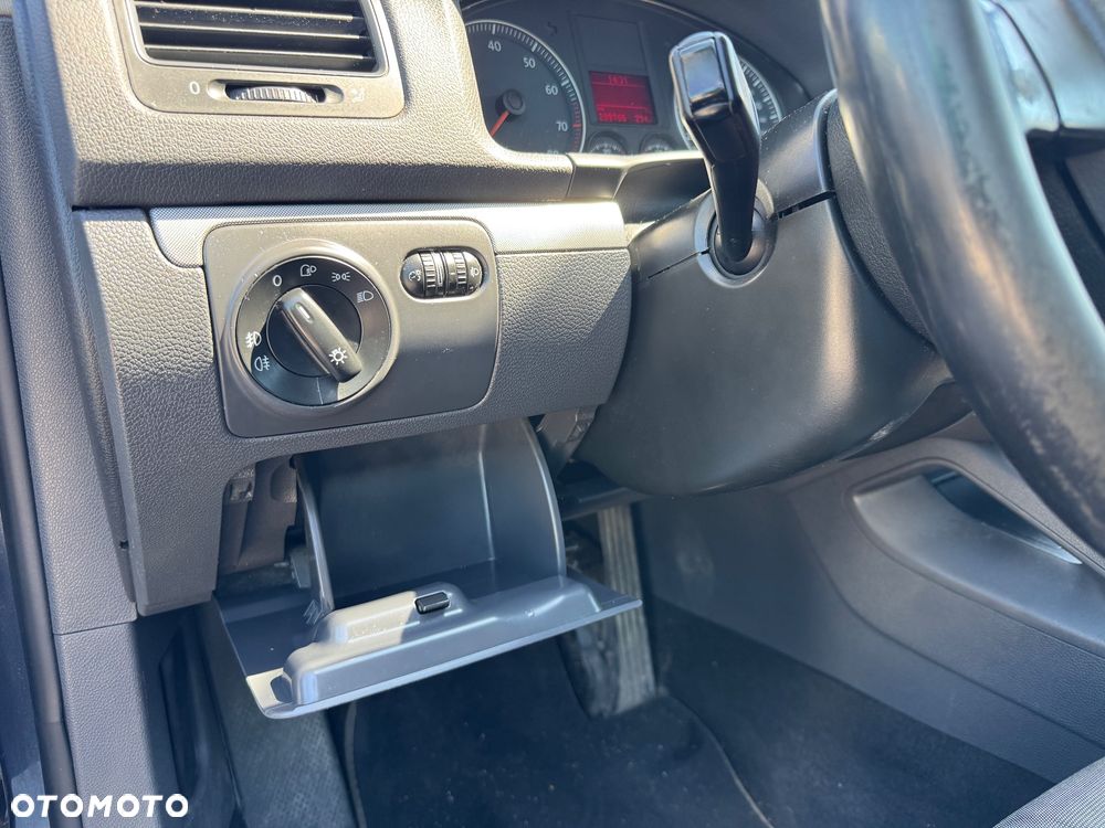 Volkswagen Golf - 17