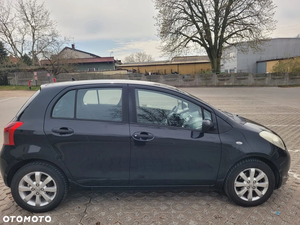 Toyota Yaris 1.3 Sol - 13