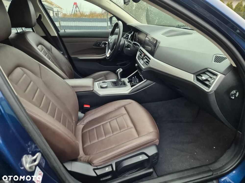 BMW Seria 3 318d Sport Line Shadow - 14