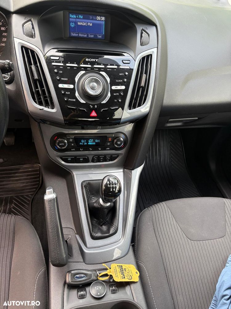 Ford Focus 1.0 EcoBoost Start Stop Titanium - 11