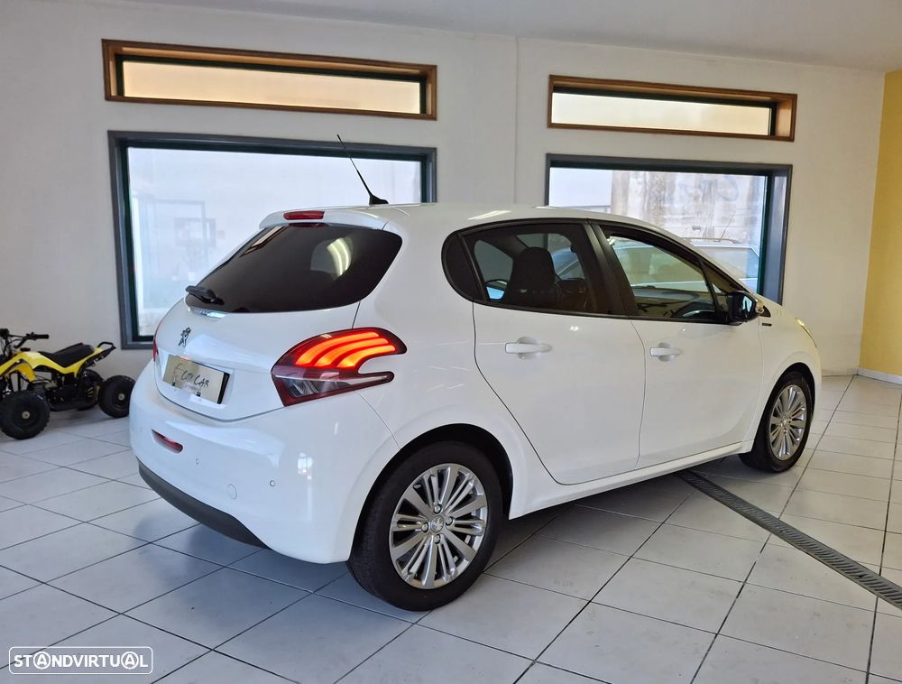 Peugeot 208 1.5 BlueHDi Allure - 6