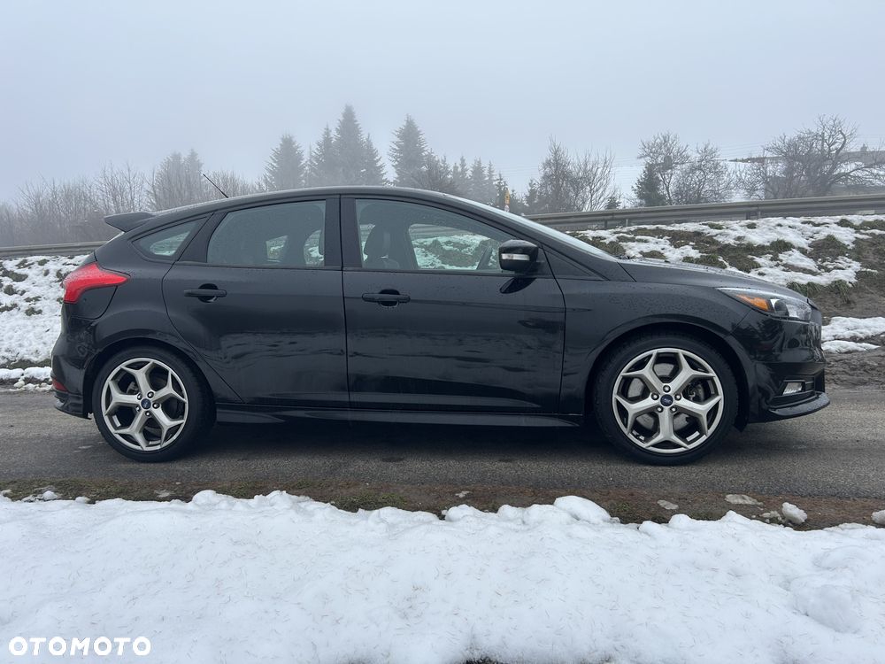 Ford Focus 2.0 EcoBoost ST - 9