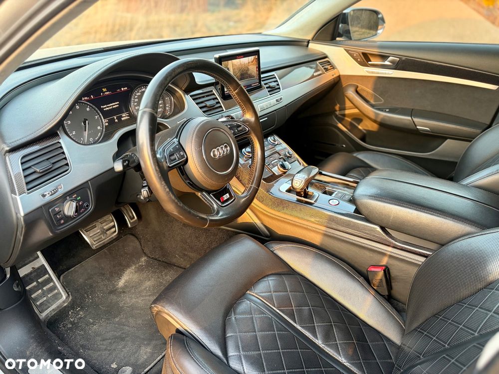 Audi S8 - 9