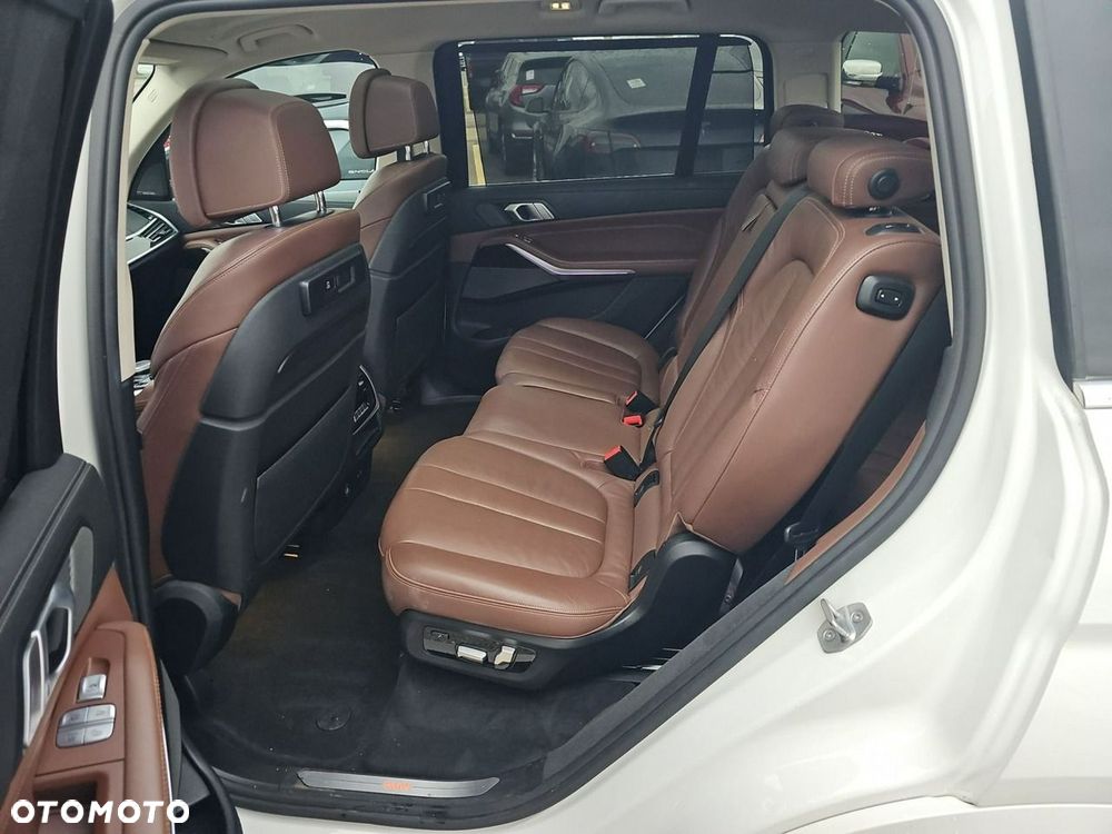 BMW X7 - 10