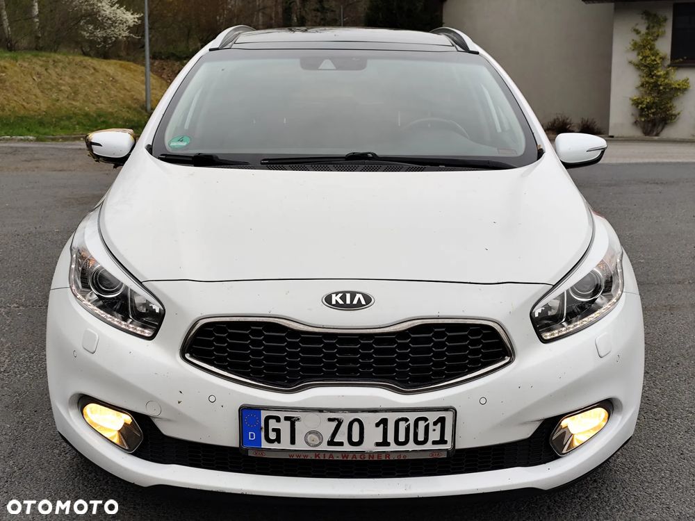 Kia Ceed 1.6 CRDi 128 ISG Dream Team Edition - 2