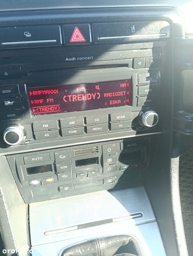 Audi A4 Avant 2.0 TDI DPF quattro - 24