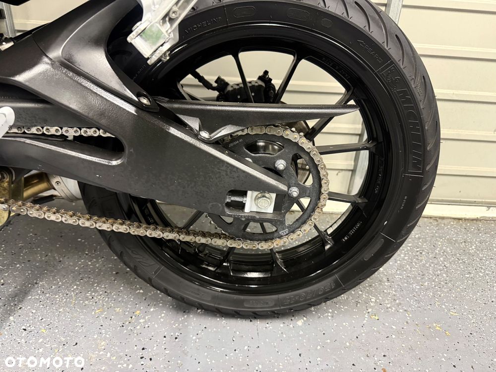 Yamaha MT - 12