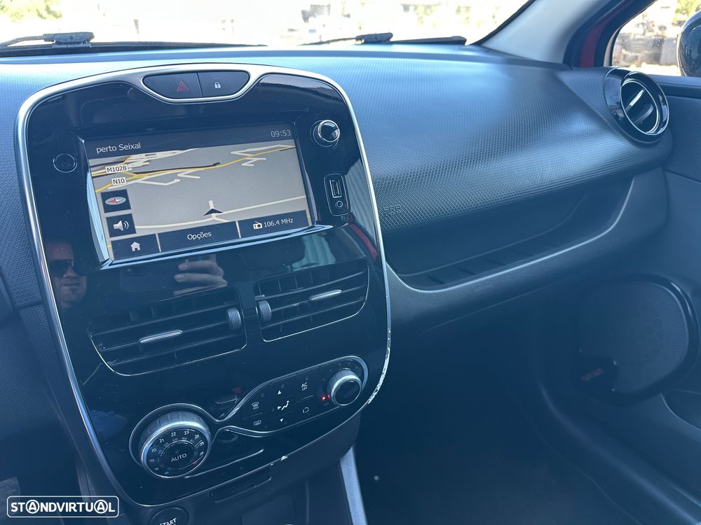 Renault Clio Sport Tourer TCe 120 EDC GT - 16