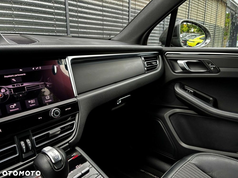 Porsche Macan - 31