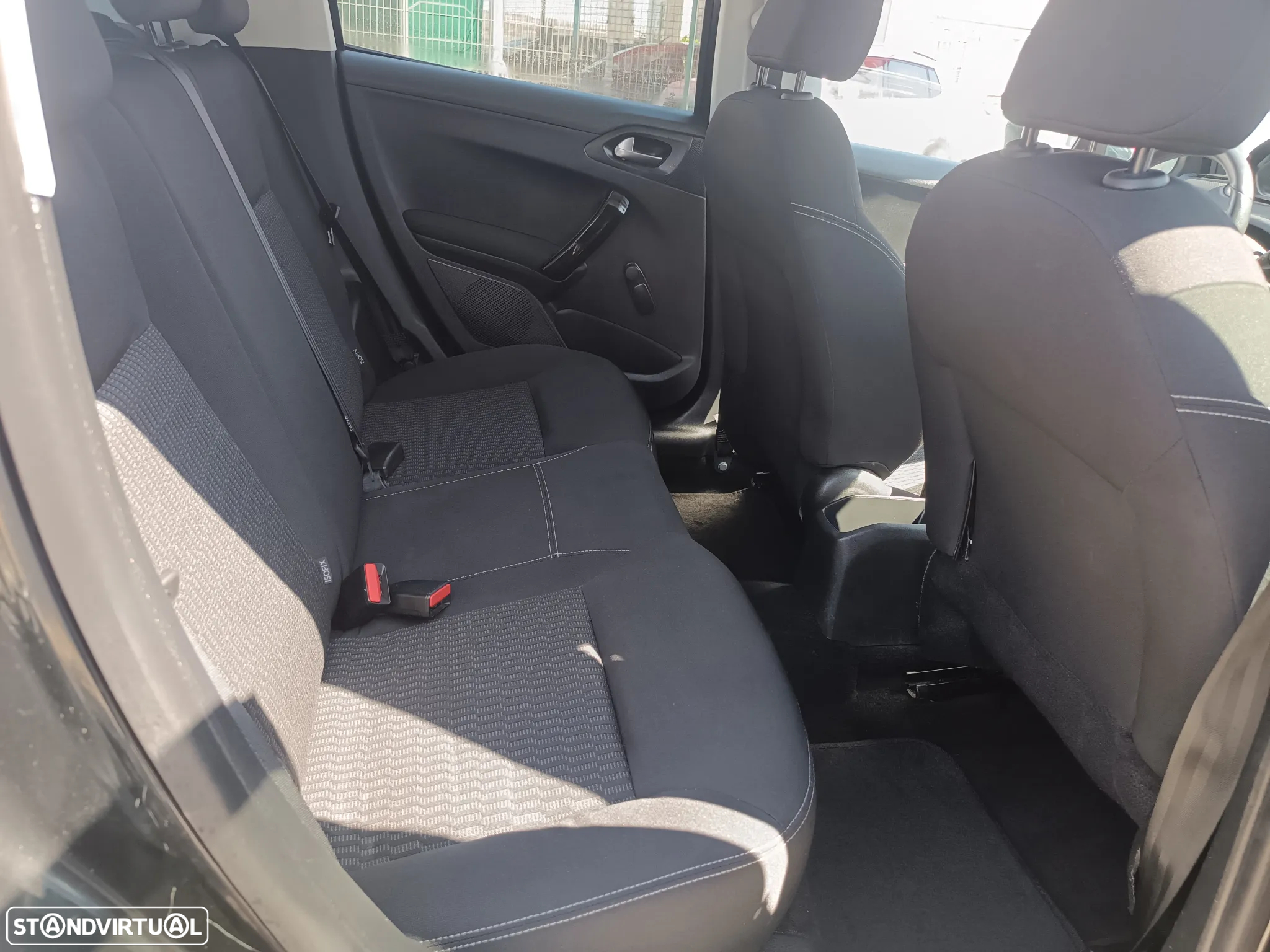 Peugeot 208 1.2 PureTech Style - 19