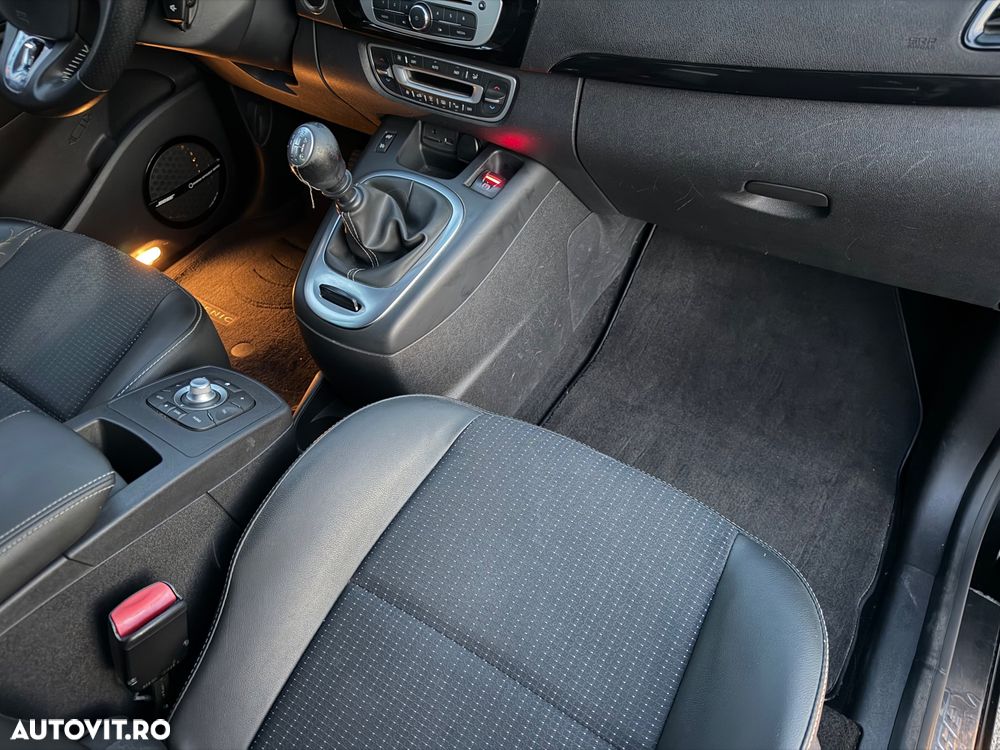 Renault Grand Scenic dCi 130 FAP Start & Stop Bose Edition - 12