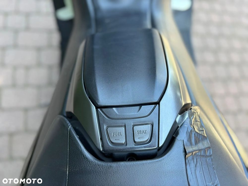 Yamaha Tmax - 20
