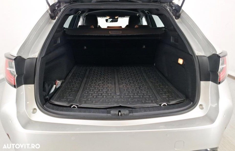 Toyota Corolla 2.0 HSD Exclusive Plus GR Sport Bi-Tone - 15