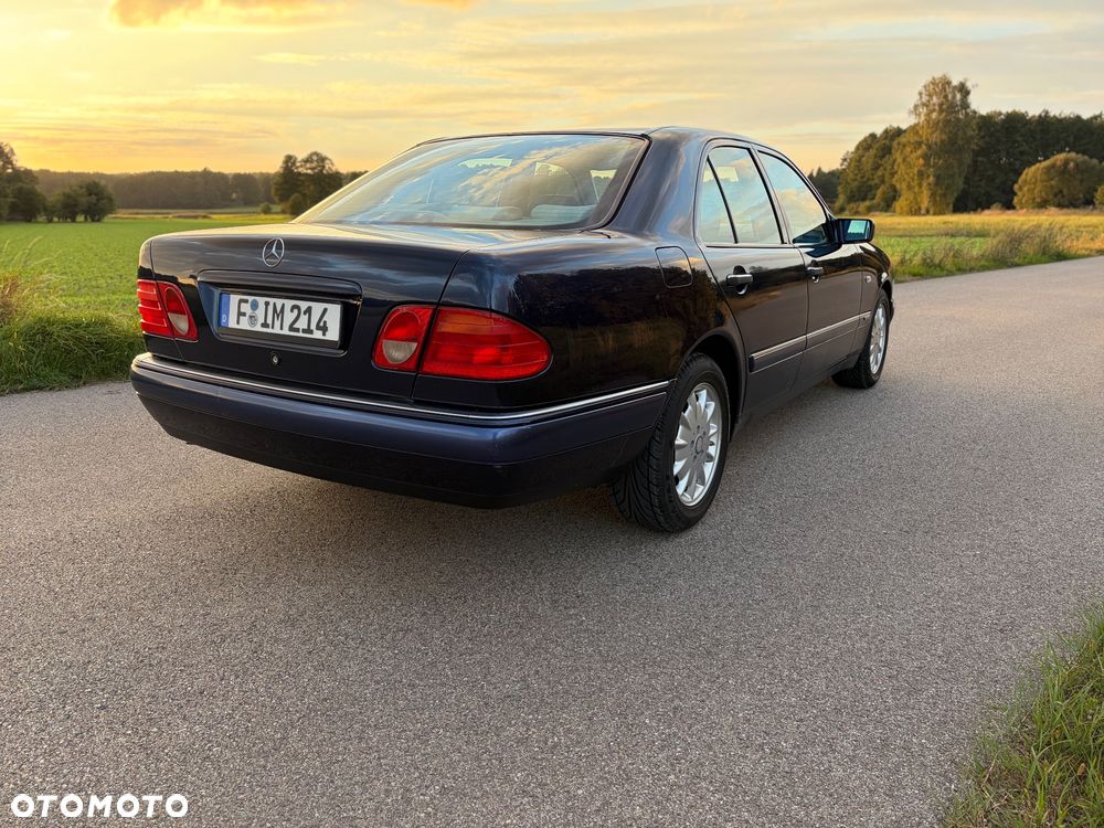 Mercedes-Benz Klasa E - 6