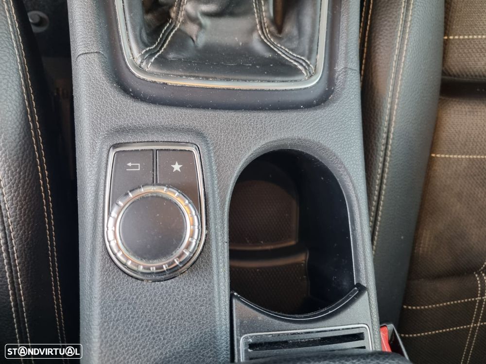 Mercedes-Benz A 180 d AMG Line - 33
