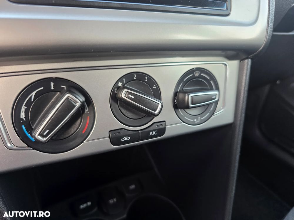Volkswagen Polo 1.4 TDI (Blue Motion Technology) Highline - 23