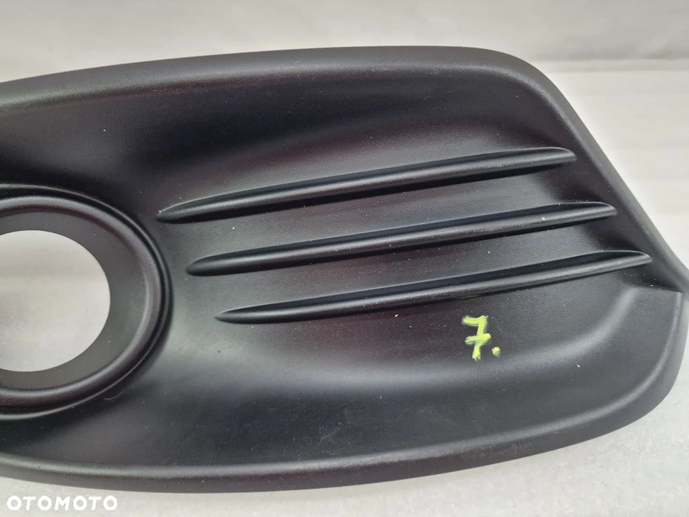 RENAULT MEGANE 3 III LIFT 13- PRAWA KRATKA BOCZNA ZDERZAKA PRZEDNIEGO PRZÓD , NR 263315510R , NR AUKCJI D/7 - 4