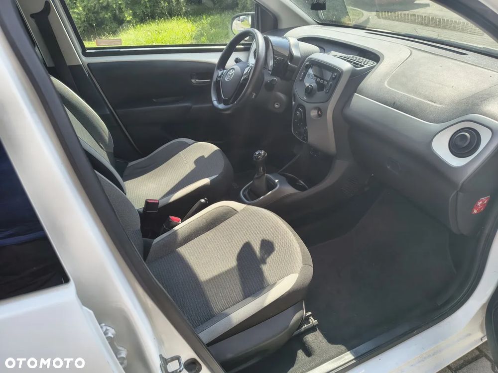 Toyota Aygo x-play - 11