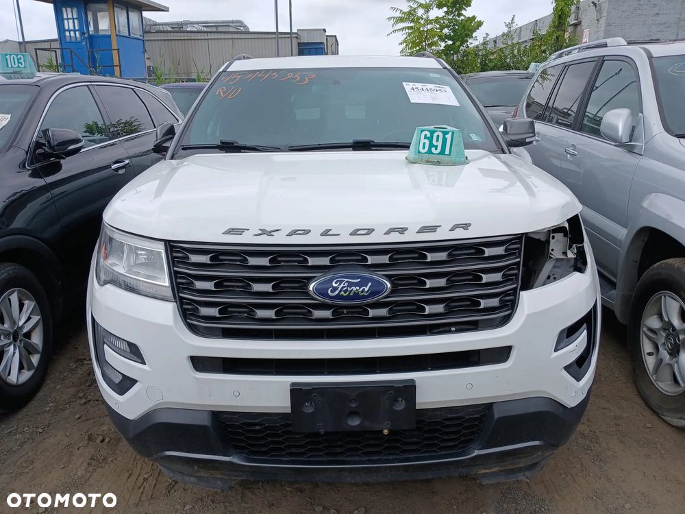 Ford Explorer - 1
