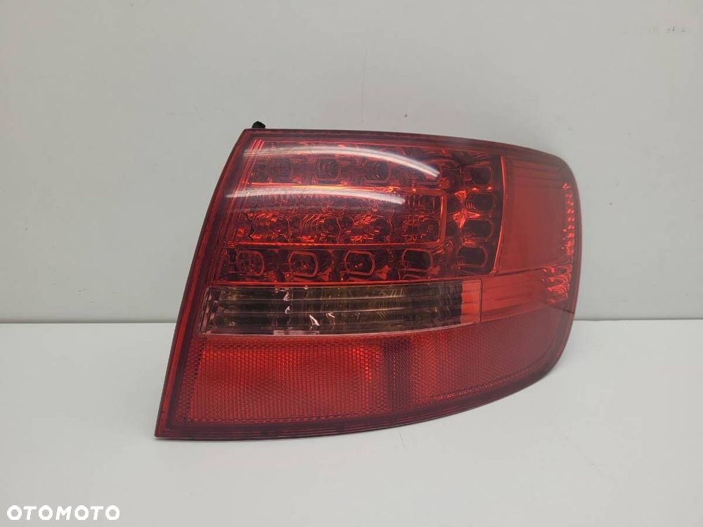 LAMPA TYŁ TYLNA PRAWA W BŁOTNIK AUDI A6 C6 KOMBI LIFT EU - 1