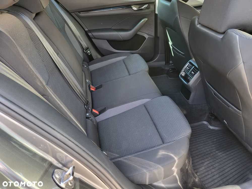 Skoda Octavia 2.0 TDI Ambition DSG - 17