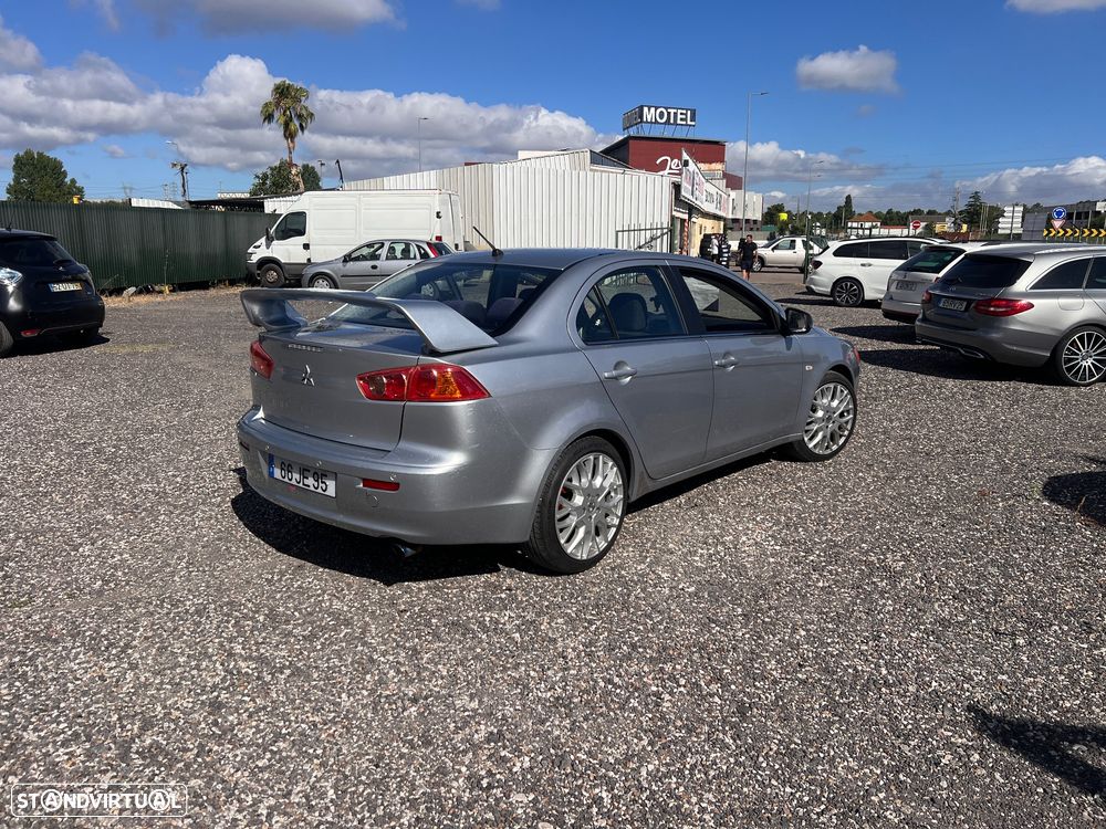 Mitsubishi Lancer 1.5 Invite - 4