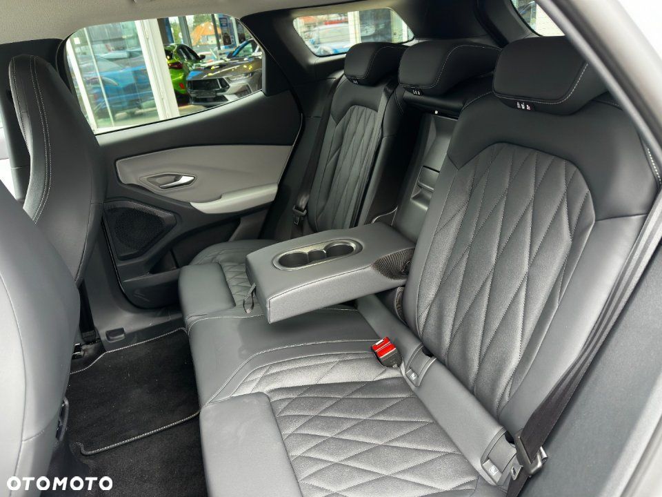 Ford Explorer - 25