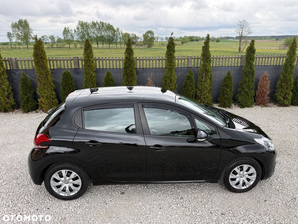 Peugeot 208 - 21
