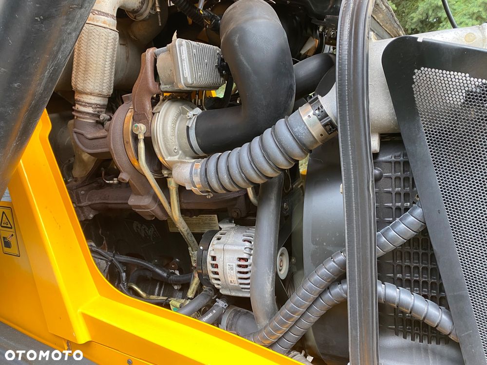 JCB 3CX - 18