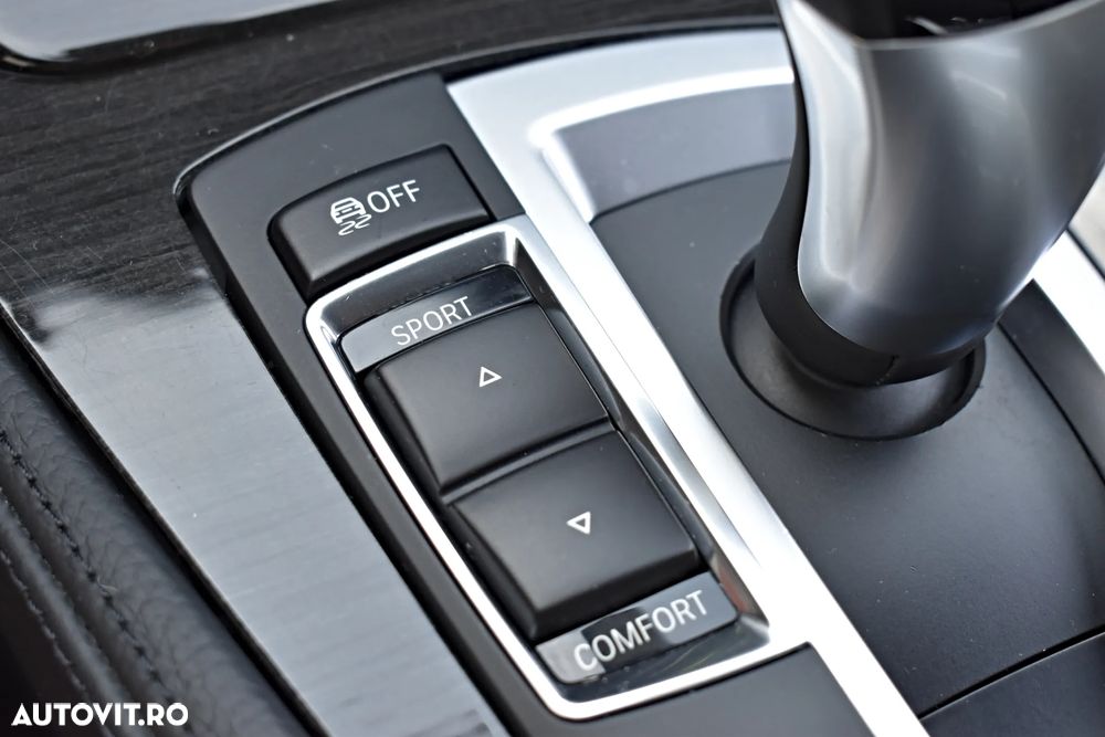 BMW Seria 5 520d Aut. Luxury Line - 34