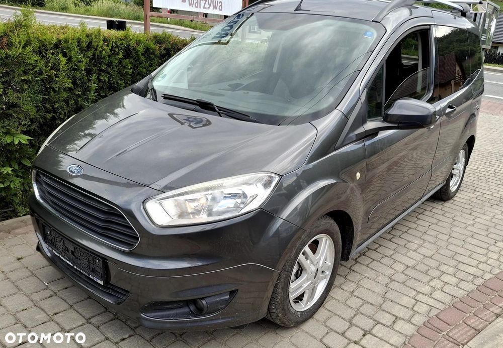 Ford Tourneo Courier 1.0 EcoBoost S&S Titanium - 4