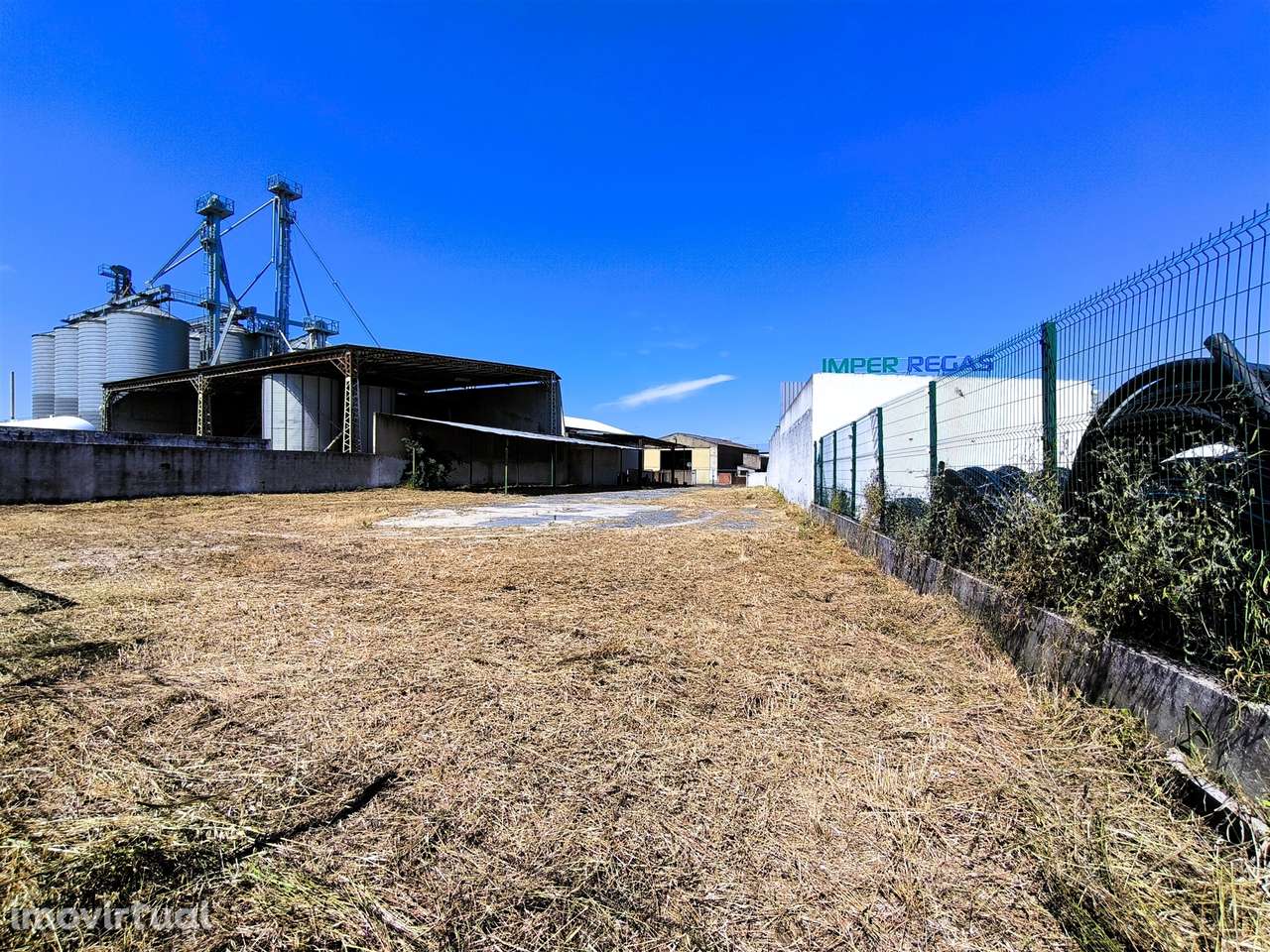 Terreno urbano com 1517 m2, Viabilidade Construção 758m2 - Grande imagem: 2/13