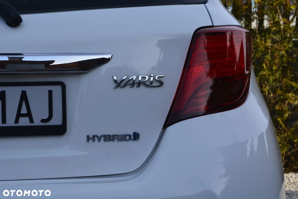 Toyota Yaris Hybrid 100 Dynamic - 22