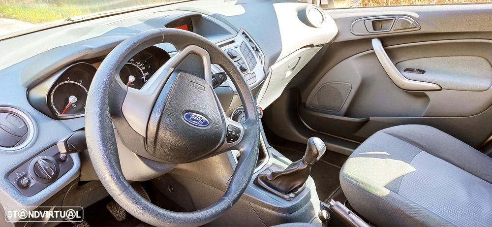 Ford Fiesta - 8