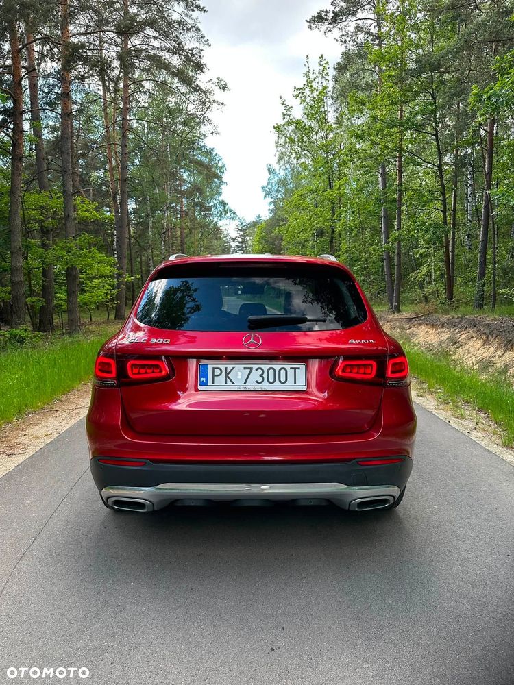 Mercedes-Benz GLC 300 4-Matic - 4