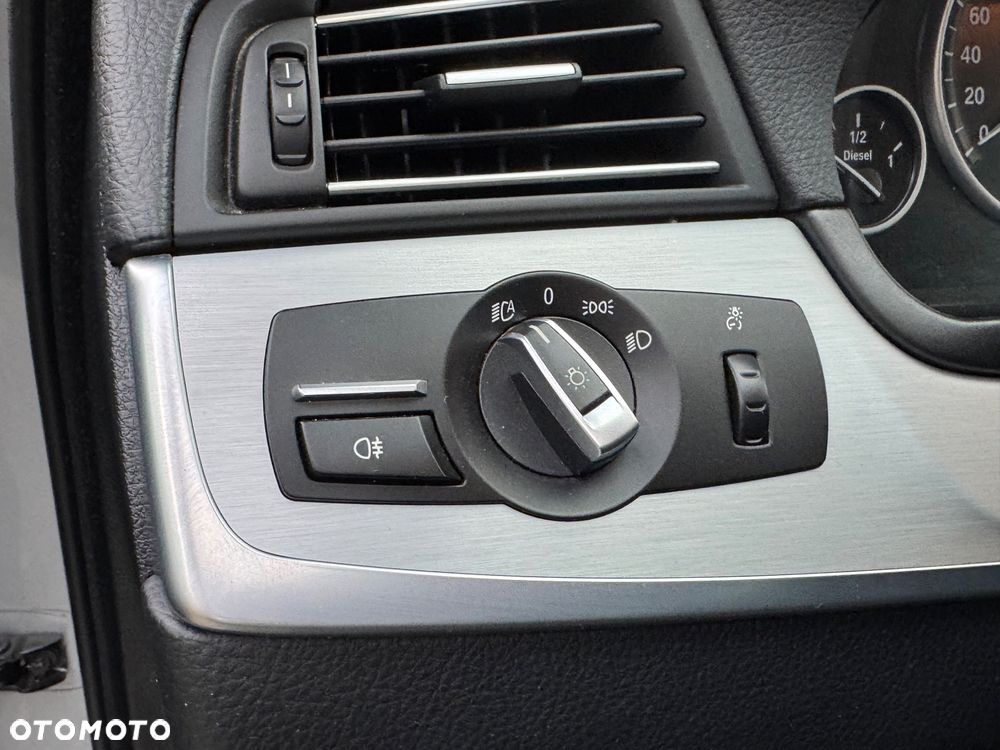 BMW Seria 5 518d - 23