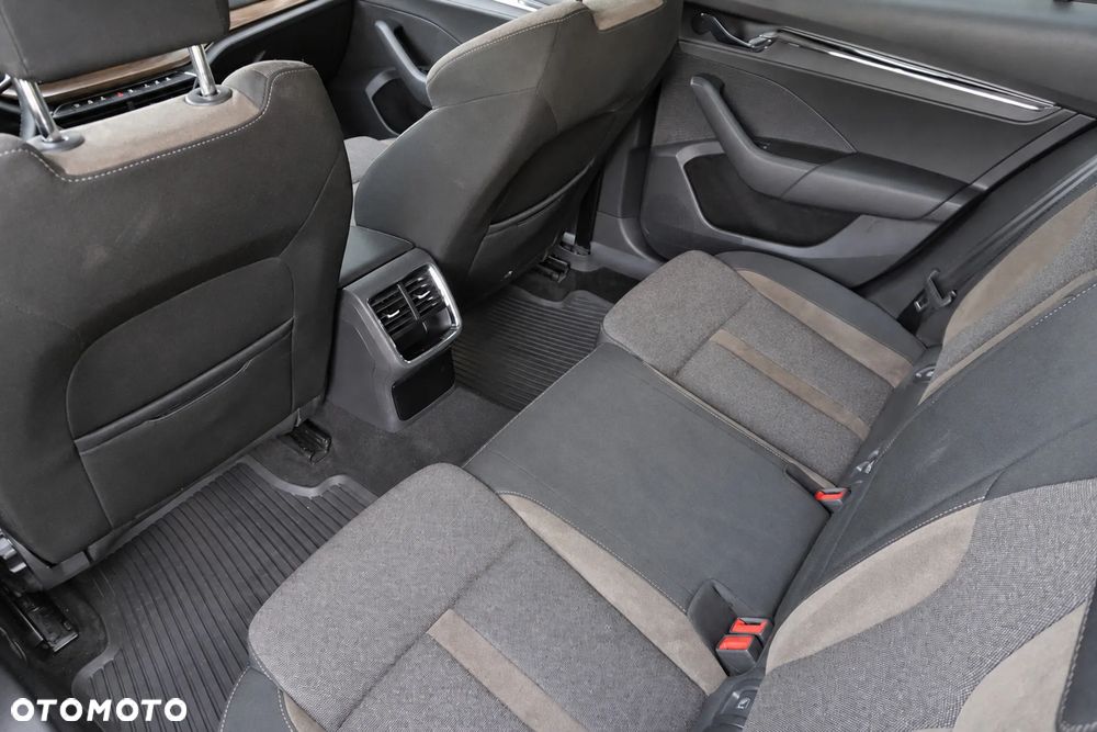 Skoda Octavia 2.0 TDI 4x4 Scout DSG - 28
