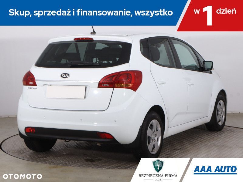Kia Venga - 7