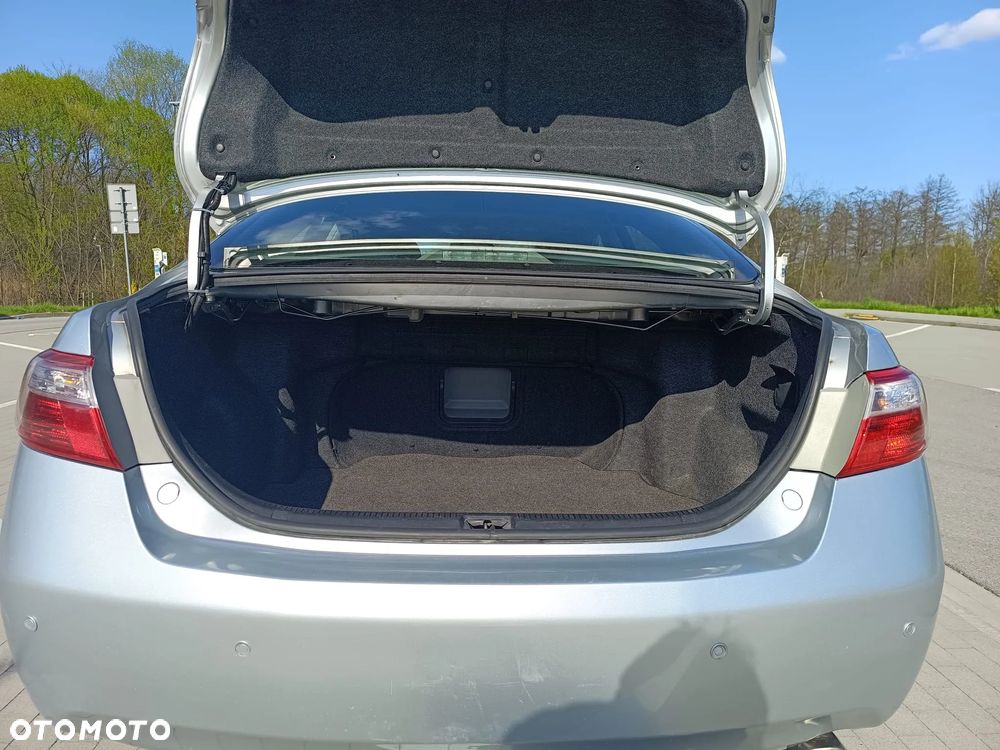 Toyota Camry - 5