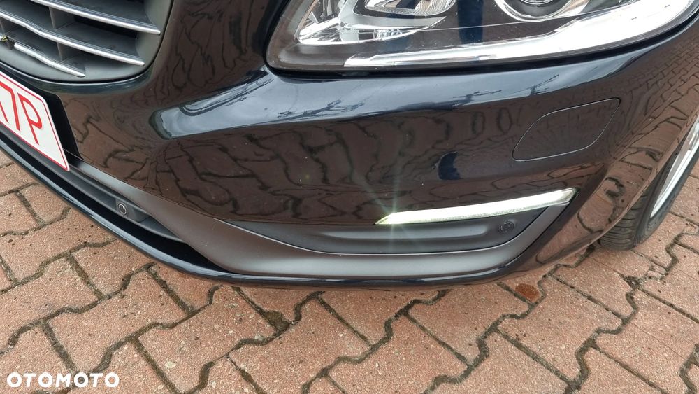 Volvo V60 D4 Geartronic Momentum - 12