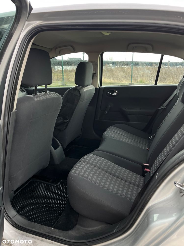 Renault Megane 1.5 dCi Expression - 6