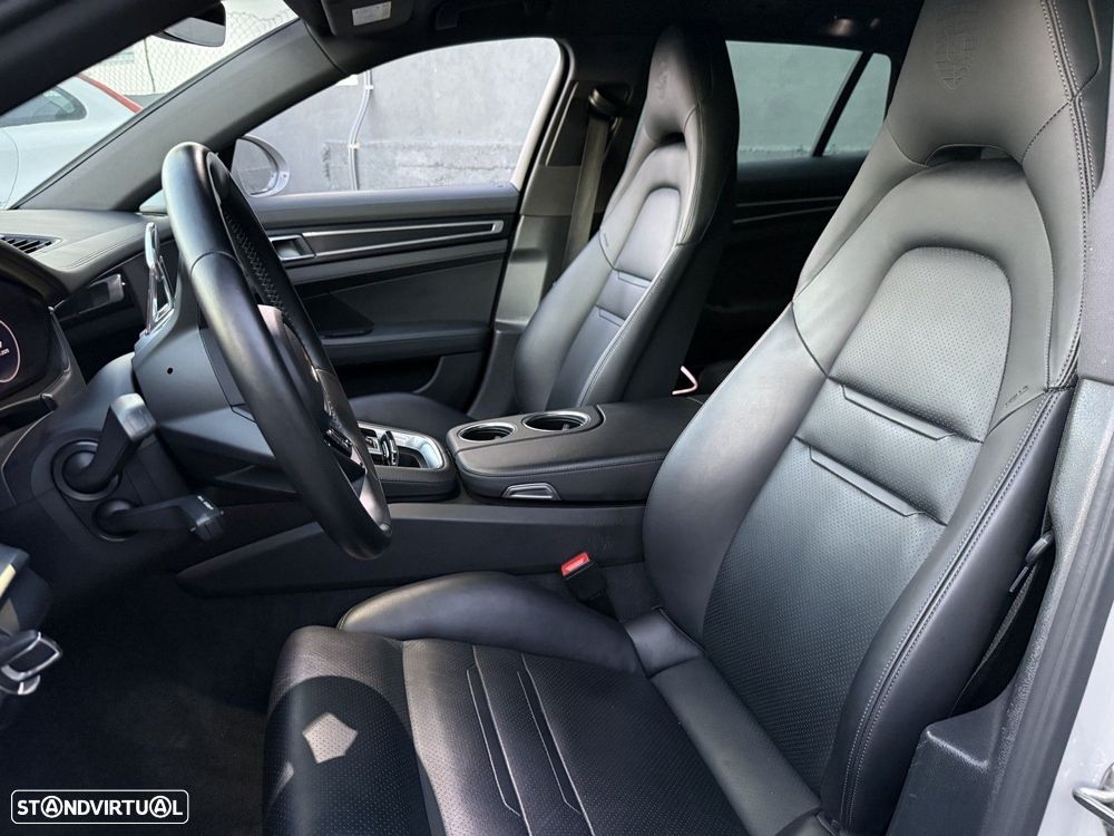Porsche Panamera Sport Turismo 4 E-Hybrid - 3