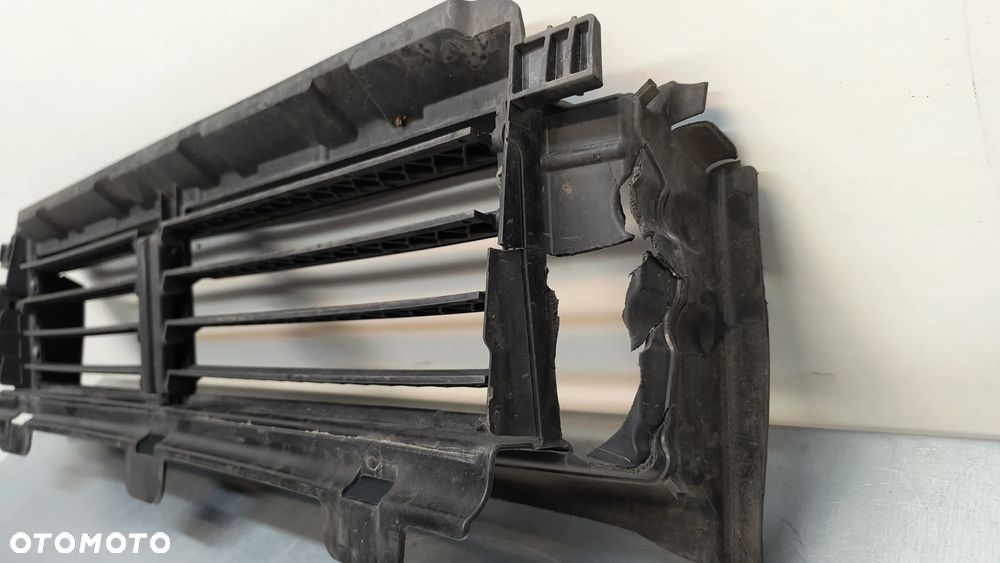 VOLVO XC60 II wlot dolna kierownica powietrza - 6