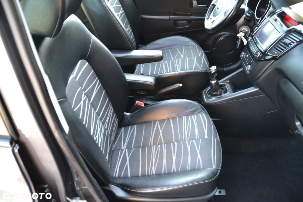 Kia Venga 1.4 CVVT ISG Dream Team Edition - 31