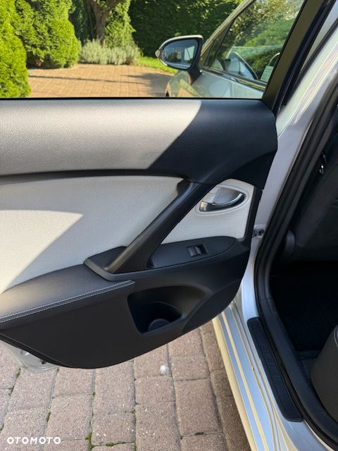 Toyota Avensis - 11