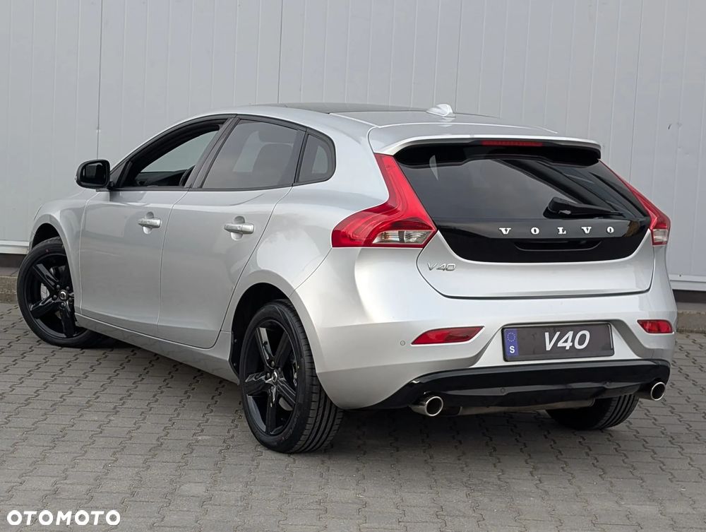 Volvo V40 T4 Drive-E Momentum - 11