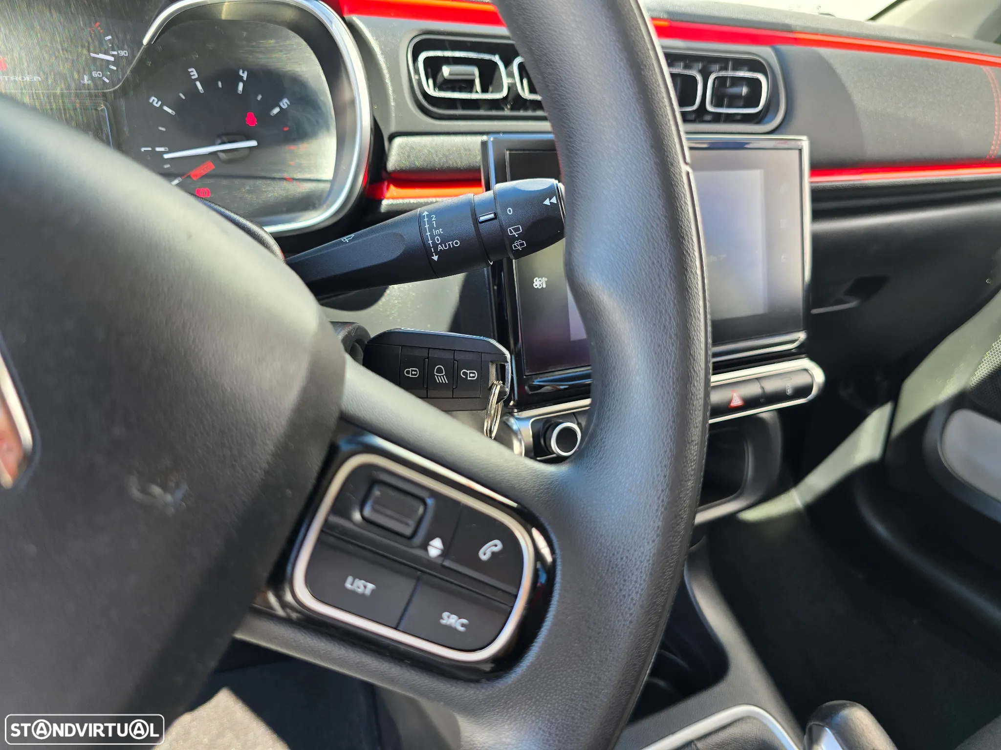 Citroën C3 1.2 PureTech Shine EAT6 - 32